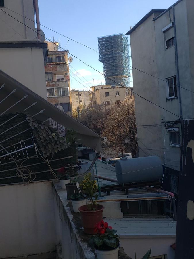 Hostel Oakland Tirana Exterior photo