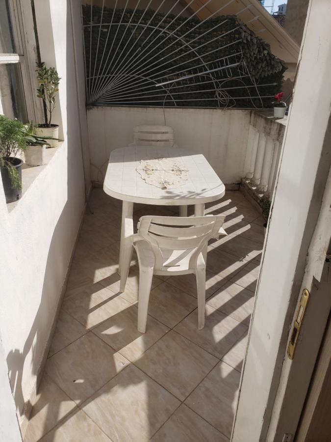 Hostel Oakland Tirana Exterior photo
